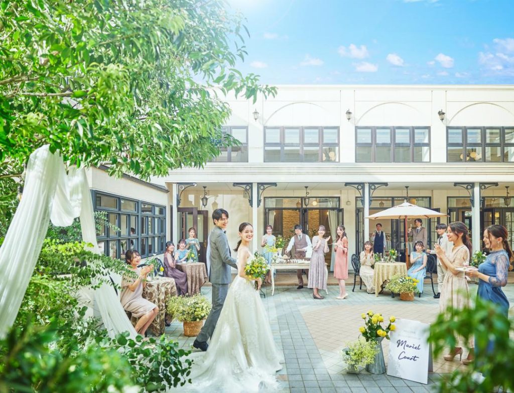 ベストレート保証《結婚式はじめてさん向け》QUOカード5千円プレゼント×衣装30万円分優待×総額3万円相当コース試食×イチから相談